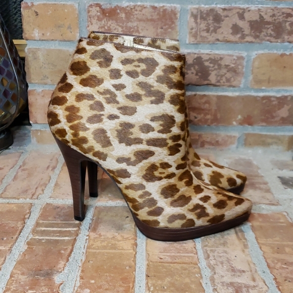 NWOT Steve Madden Leopard Booties - Picture 3 of 8